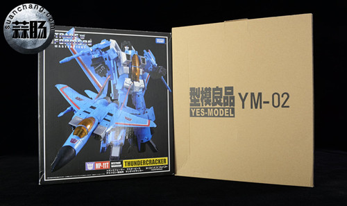 转自AC——Transformers Masterpiece 11T 惊天雷 VS. 型模良品 比比奇 YM02惊天雷 对比辨别