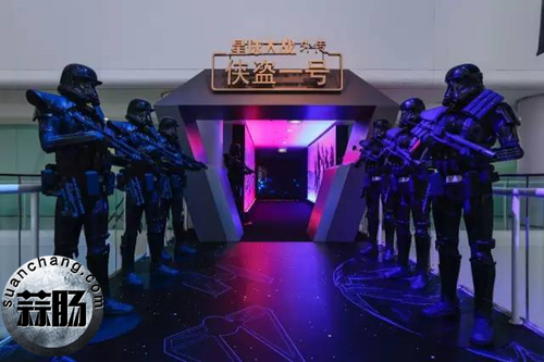 《侠盗一号》首映主创获赠人偶？ 原来是Hot Toys专属定制的