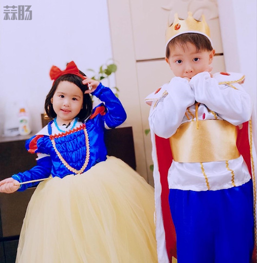 明星带娃记——邓莎与孩子的COSPLAY记