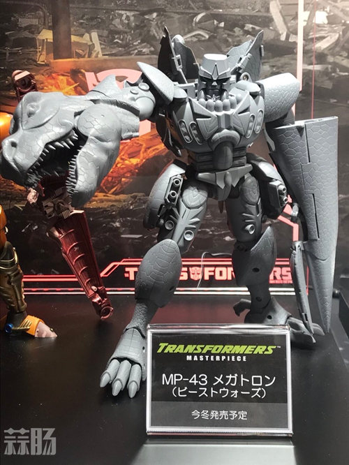 TakaraTomy 变形金刚 MP-43 BW霸王龙 2.jpg