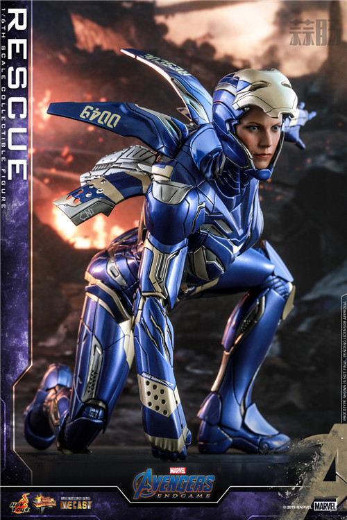 Hot Toys《复仇者联盟4: 终局之战》小辣椒救援装甲同场加映纳米手套