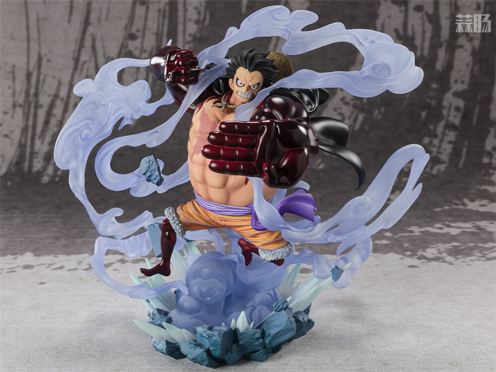 万代推出FiguartsZERO[超激战]《海贼王》路飞 四档 -三船长 鬼岛怪物决战-手办