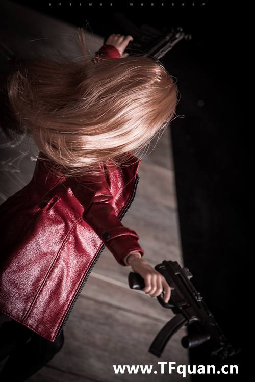 poptoys f15 尼基塔女特工皮衣套装红色款