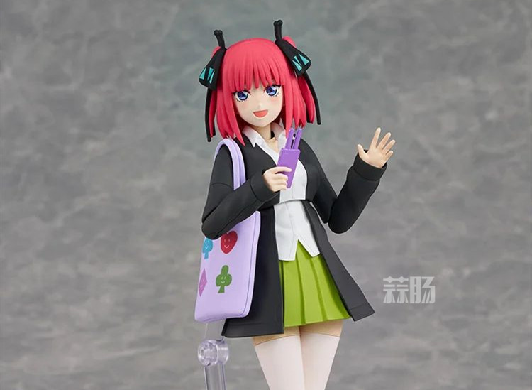 角川推出角川模型系列《五等分的新娘》中野二乃 可动人偶